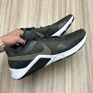 Men’s US 12 Nike Legend Essential 2 Cargo Khaki Running Shoe Sneaker CQ9356-330